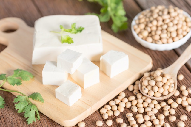 Tofu has many health benefits, but who shouldn't eat it? - Photo 1.